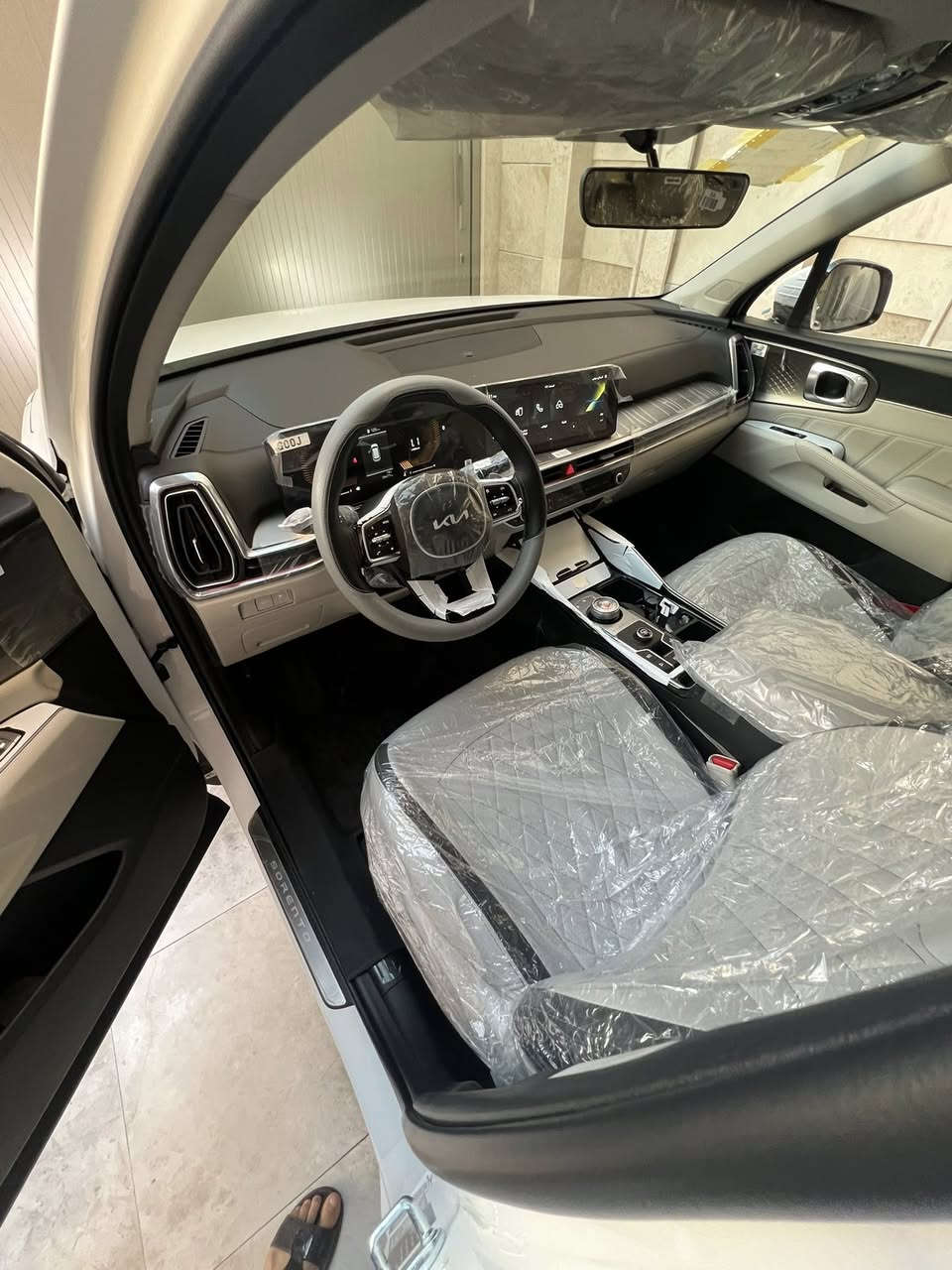 سورينتو 2025 فول بنراما ويل 20 كشنات كهربائي باب خلفي كهربائي حساسات 360 درجه مكينه 6 مكفوله كفاله عامه حته من الزلغ السياره جديده كلش مكاني بصره الشراي يتصل ***********للبيع او مراوس
