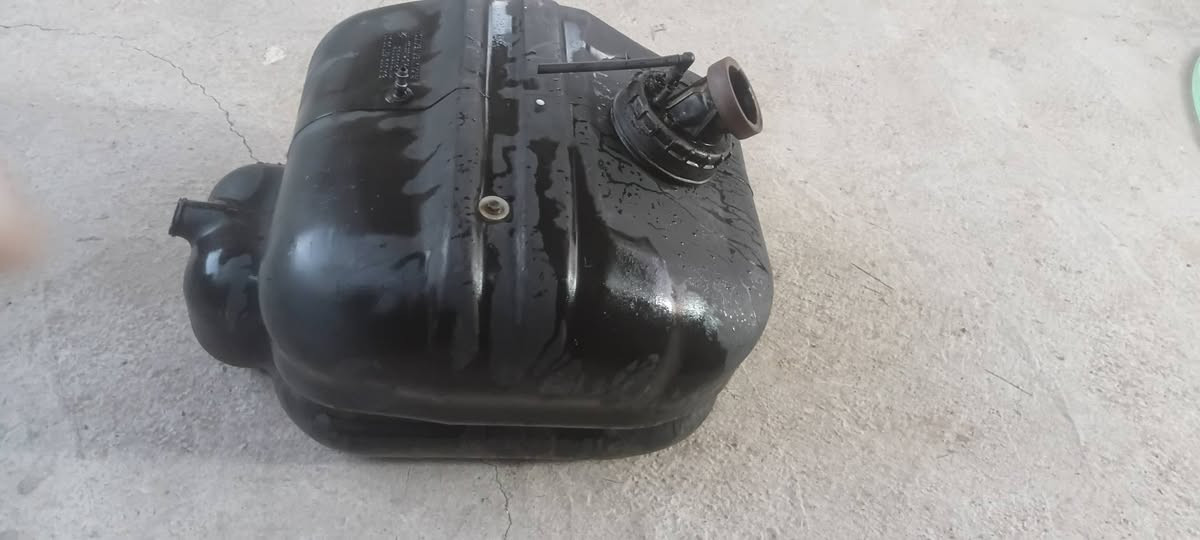 سلام عليكم تانكي كاز مال اتيكو بلادي بعدة جديد للبيع كامل قاعدة وطوافه مكاني بغداد الكرخ ***********
