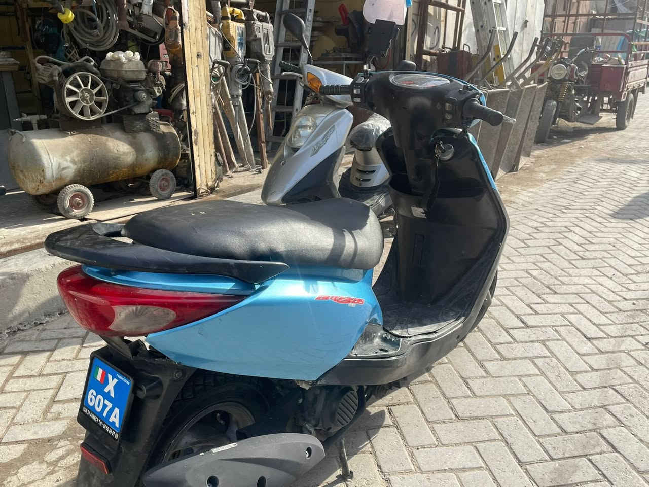 السلام وعليكم دراجة بريز للبيع مكينة مفتوحه مره وحده تجفيت مضبوط الكهربائيات كلها شغاله الدراجه نكره سلف الكفرات تجاريات والاصليات موجودات لونهن رصاصي السعر ٥٠٠ وبيها مجال مكاني بغداد مدينة الصدر


**إذا كنت صاحب هذا الإعلان وتريد حذفه لأي سبب، رجاءا أرسل رسالة إلى الدعم الفني**