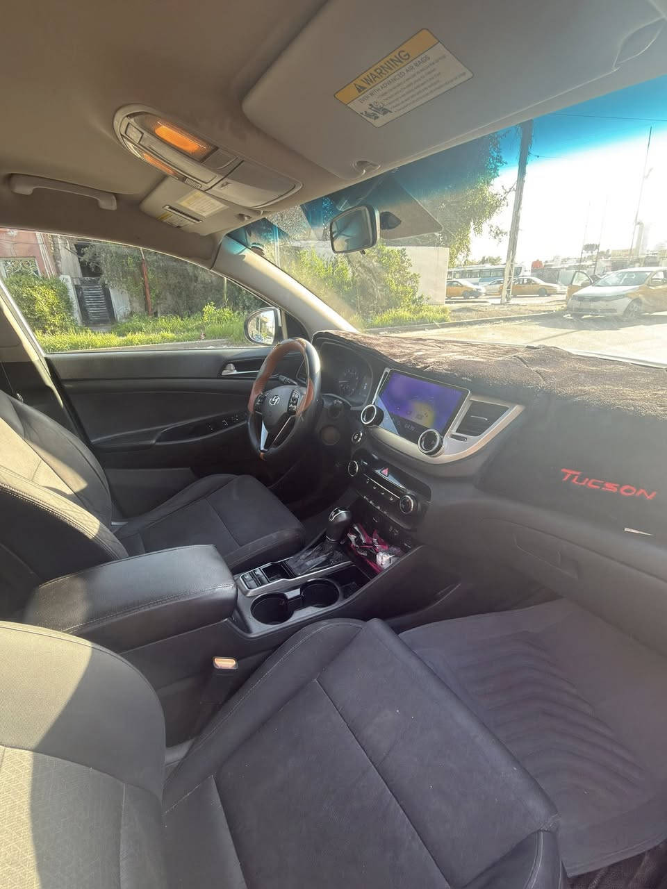 السلام عليكم
توسان او توكسان
امريكي
موديل 
2016
شگل الجديد
كير ومكينه مكفولات
تبريد خير من الله
وحادثها بأمريكا مثل مموضح بالصور بدون لغود ولا شواصي
ماشيه ٩٧ الف
السياره كلير عام اثر جراد
للتواصل
***********
