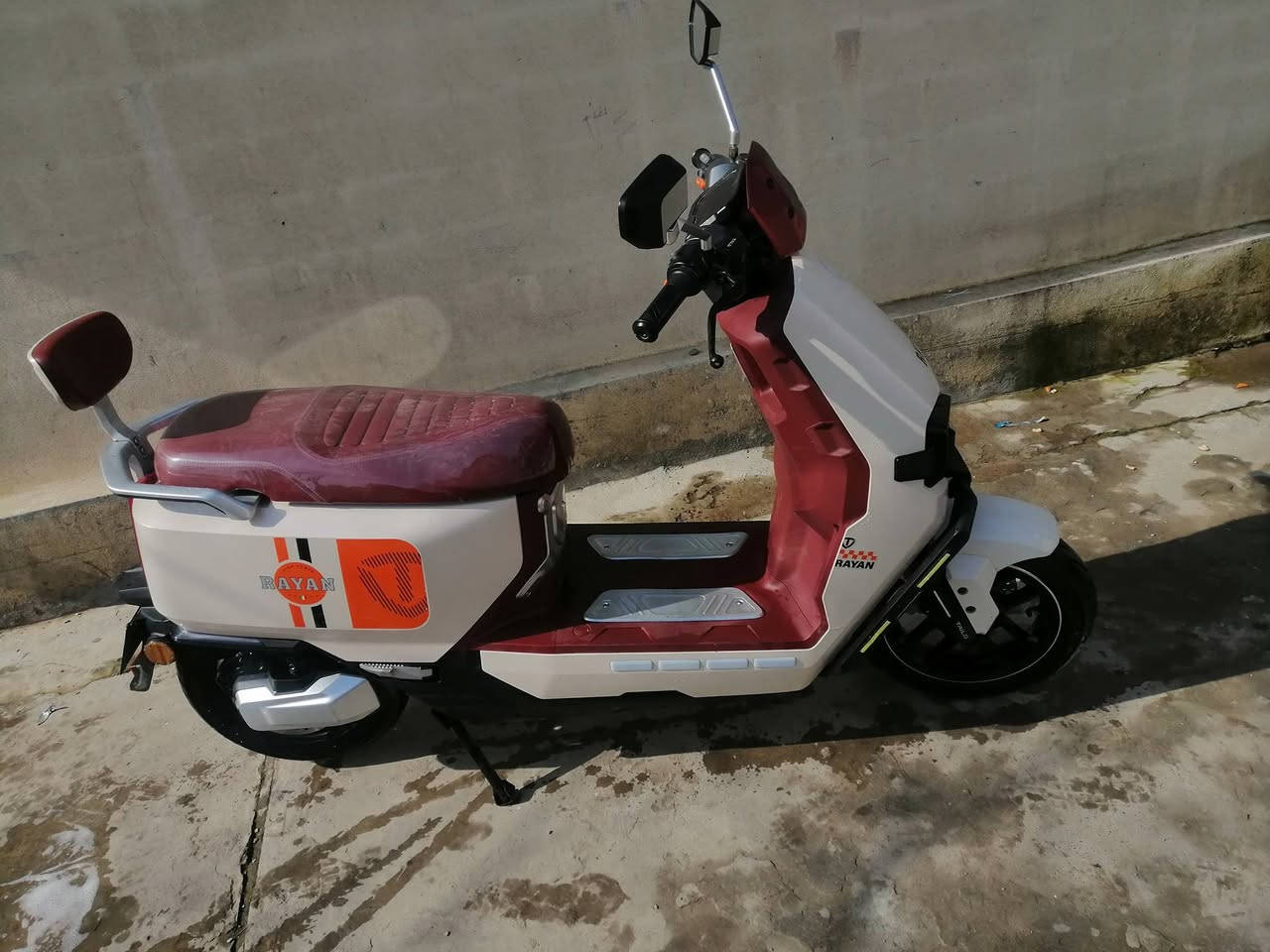 ماطور ريان وحش الكون للبيع
شرط من كل شي بطاريات وايرمنيه  دبل بصمه سعر قفل قفل قفل 950 الا ربع ما يرهم شراي اتصل او على الوتساب ***********
