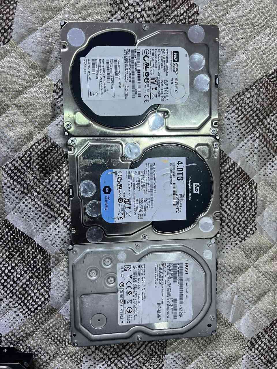 هاردات كامرات شغال ومفحوص ضمان تشغيل 

1تيرا عدد 6
3تيراعدد 1
4تيرا عدد 3 
مكاني بغداد موجود توصيل


**إذا كنت صاحب هذا الإعلان وتريد حذفه لأي سبب، رجاءا أرسل رسالة إلى الدعم الفني**