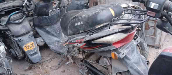 السلام عليكم دراجة كاوسكي دراجة شغالة سلف والهندر ماكو مكينة ناعمة كلش ما مفتوحة نكرة سلف تشتغل بكل وقت بيها نقص كفر امامي والباقي نواعم كهربائيات كلها شغالة 
العنوان: كربلاء أمن الداخلي 
السعر:  150 فقل 
للأستفسار: خاص او على رقم *********** واتس فقط
