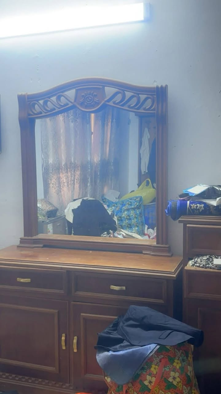 السلام عليكم غرفه نوم عراقيه صاج من الخارج ومن الداخل السعر مليون ونص (1.5 مليون) للاستفسار ***********
