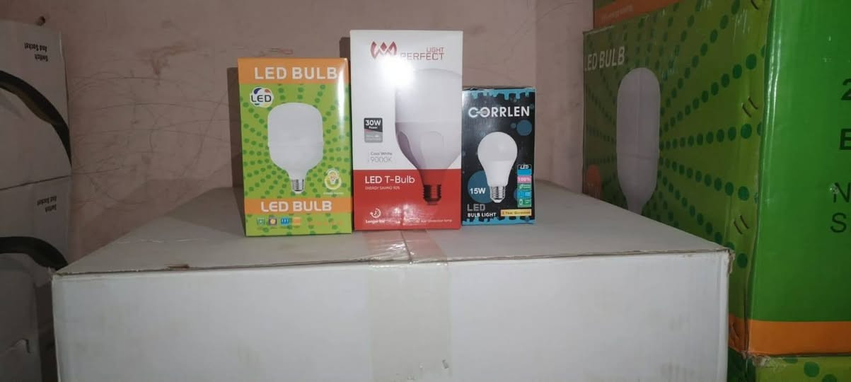 السلام عليكم كلوبات سعر القطعة ب ١٠٠٠دينار ٣٠ واط وسعر القطعة ١٥ واط ب ٧٥٠  دينار *********** واتس اب للبيع الجملة والمفرد السعر اكثر  شوية
