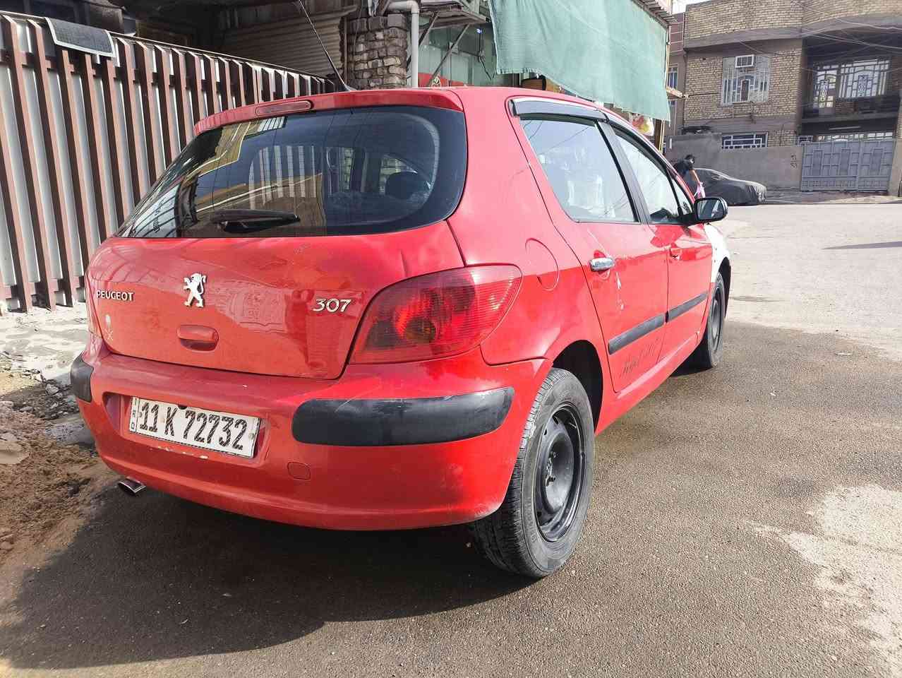 بيجو 307 موديل 2005 للبيع
محرك كير خير من الله
تبريد تدفئة
ثلاجة شغالة
صدرها تمام
رقمها دولي بغداد بأسمي تحويل ثاني يوم
السيارة بدون حادث فقط طخات بسيطة 
بيها الجاملغ مكسور ويتبدل بلادي على حسابي 
مكاني بغداد الشعب السعر 45 
***********
