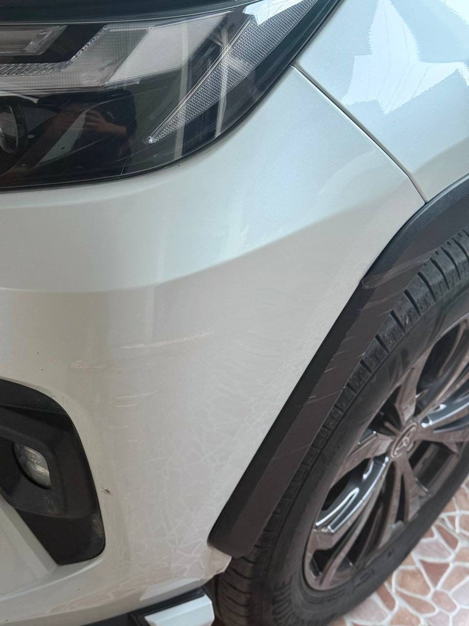 سلام عليكم تيوتا RAF4موديل2024محرك 2.5اربعه سلندر هايبرد سيارده دفع رباعي سياره خليجي وكاله sasكل صياناتها بلشركه سياره بدون ضربه كلين فقط يوجد ضربه بسيطه بلدعامبه الاماميه عفتها على حطتها مصلحتها 
بعدها بلضمان مالت شركه ماشيه 33الف كيلو متر 
مواصفات السياره 
1حساسات الاماميه والخلفيه 
2اوتو هولد 
3دخول ذكي 
4هاند بريك بصمه 
5 فتحه سقف
6 بيها مودات اكيو نورمل سبورت 
7مري كهرباء 
8 دخول ذكي 
9تشغيل عن بعد
10 باقي المواصفات المعروفه مال ساس 
سعر سياره 3شدات وبيها مجال للطيبين 
رقم صاحب سياره ***********مامتواجد فيس فقط واتس
