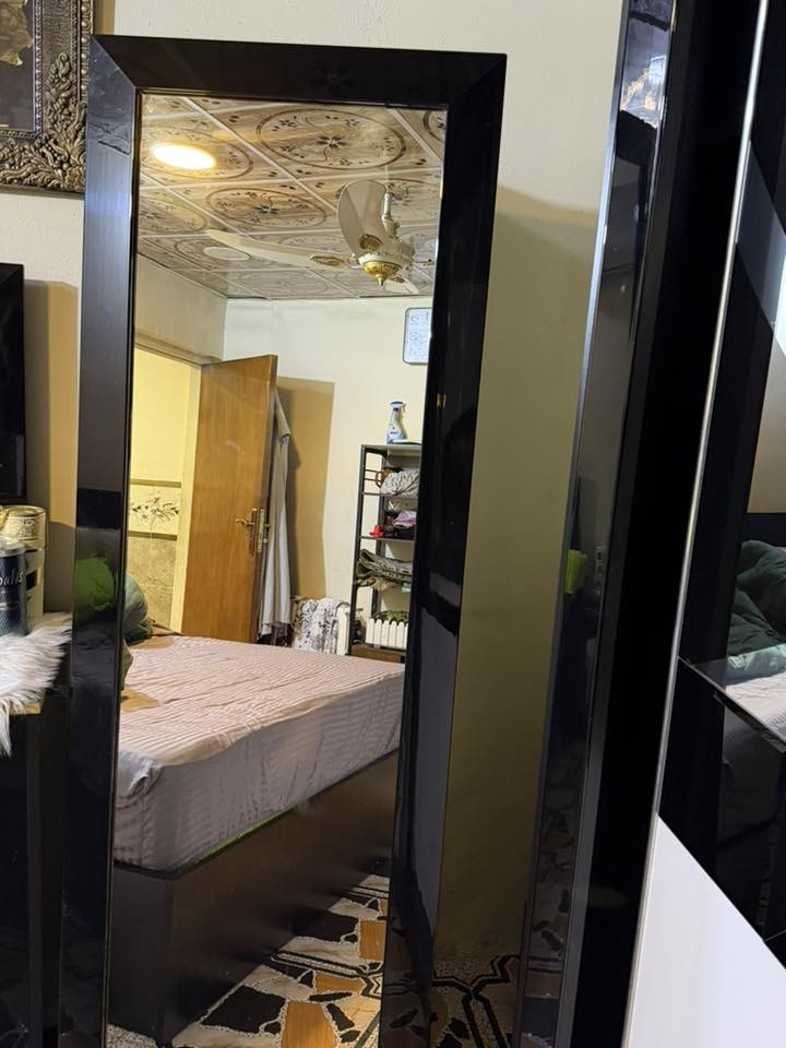سلام عليكم
غرفه نوم تركي اصليه مو صيني 
الغرفه 7قطع 
الغرفه نضيفه كلش 
السعر 500 
مكاني بغداد الكرخ شارع حيفا 
هذا رقمي بي واتسب


**إذا كنت صاحب هذا الإعلان وتريد حذفه لأي سبب، رجاءا أرسل رسالة إلى الدعم الفني**