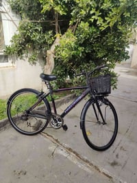 قيم وخذ جديد كل نقص مابي فوول  بس انطي حقه والله محتاج  فلوس 077083288...