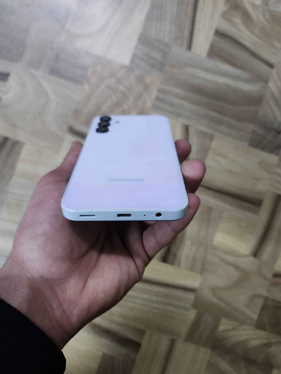 موبايل سامسونج جالكسي A15 📱
ذاكرة 128 مبدل شاشة ⚠️
الجهاز مكفول من العطل كله شغال✅️
السعر 90 الف 💸
العنوان بغداد الحرية متوفر توصيل 🚚 
واتساب : *********** ☎️
رابط تواصل : https://wa.me/9647733601242 بغداد, العراق
