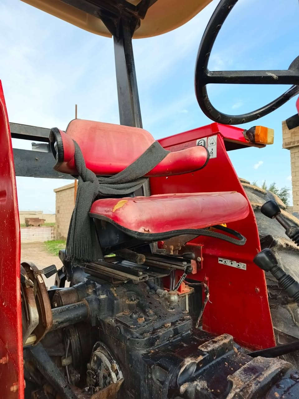 السلام عليكم
تركتر فوركسن للبيع
رقم اربيل  
محرك لاتنقيص ولا تبخير 
كير اكسل محرك شرط
مكاني صلاح الدين قضاء الشرقاط
السعر 78 ورقه 
استفسار اكثر اتصل 
***********
