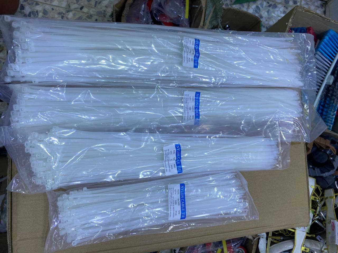 كهربائيات و صحيات ابو حمودي
قرية الجدعه الشارع العام 
***********
