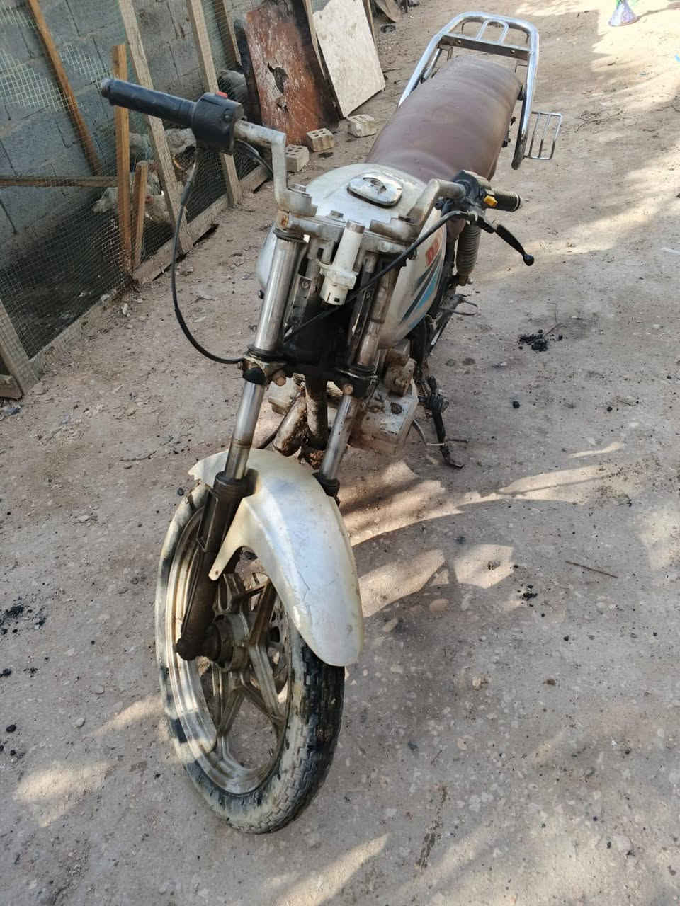 سلام عليكم دراجه دايون باب أول دراجه نظيفه بدون أوراق كربلاء كنطرت السلام السعر 250وبيه مجال رقم الموبايل ***********
