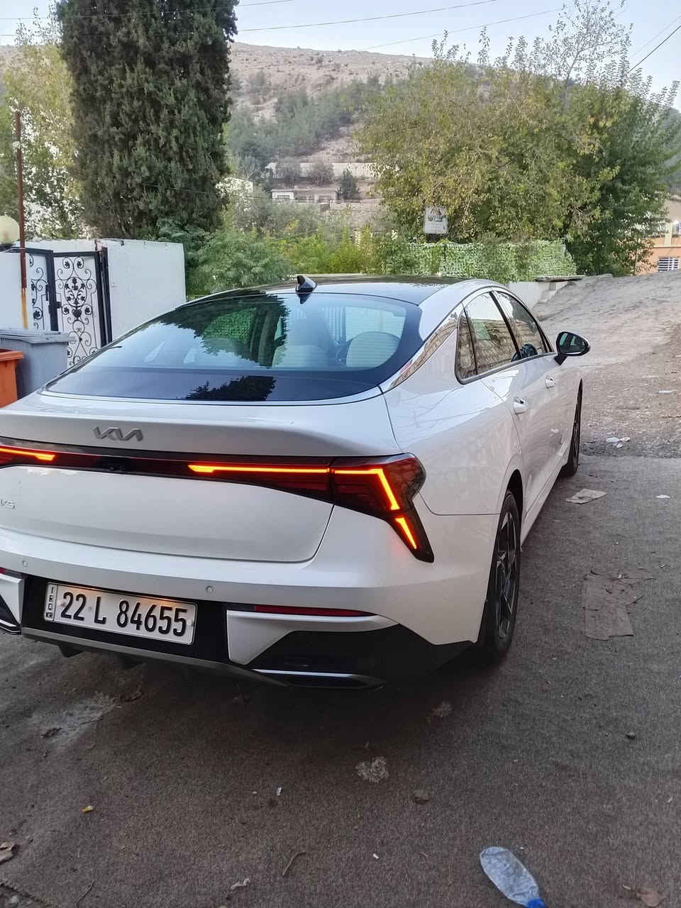السلام عليكم K5 مديل 2024 فول مواصفات كفاله عامه شخط بارد رصعه
1- بنراما 

2- بصمه تشغل + ابواب وجنطه

3- تشغيل عن بعد

4- صندوق ذكي يفتح عن الاقتراب 

5- كشنات كهرباء 

6- ترحيب + مري شفط 

7- جام اتو يصعد بالبصمه 

8- قطعتين تبريد  

9- شاشه متصل 

10- تبريد شاشه منفصل المناخ السائق وراكب 

11- بك لايت لد+ لد امامي 

12- ويل 18 كروم + 5 ويل كب سبير شركه منازل

13- مكينه 2500 + كير 8 نمر 

14_ وضعيات قيادة 4 + نظام ايكو 

15- نظام تركشن 

16- حساس امامي خلفي 

17- كامره نظام فيو 

#_السياره_وضع_شركه_ماشيه_33_كليو_متر_دبل_بصمه

رقم اربيل شرط تحويل هزه سنويه جدد 

***********

***********

#_سعر 235 وبيها مجال قليل
