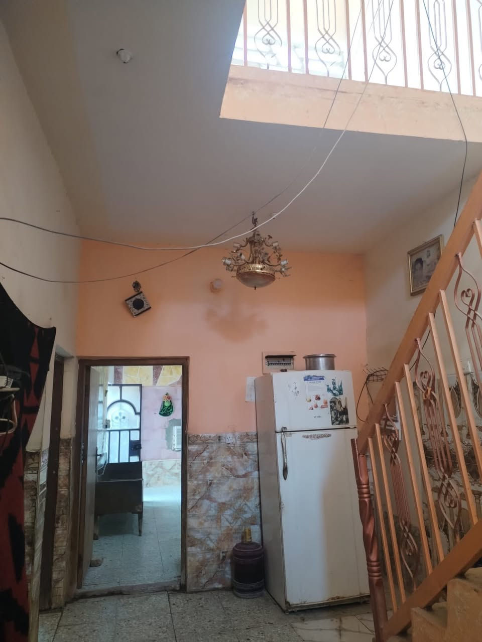 🏡 دار للبيع – طابو زراعي (سند ٢٥)
📍حي جسمان – قرب الجامع 
وبسعر جداً مناسب🔥🔥
📐 المساحة: ١٠٠ م²
🛣 عرض الشارع: ٧ م

🧱 مواصفات البناء:
• بناء طابوق ومسلح حديث
• يتكون من طابقين
🔹 الطابق الأول:
• استقبال
• هول
• غرفة نوم 🛏️
• مطبخ
• مجمع صحيات داخلية وخارجية 🚿
🔹 الطابق الثاني:
• غرفة نوم
• ممر
• سطح مفروش

📞 للاستفسار: ***********
🏢 مكتب عقار أهالي المسيب
حي المعلمين الثالثة – قرب جامع محمد الجواد
