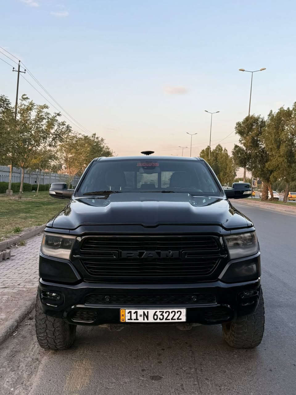 سلام عليكم 
رام 2019 
مكينة 8 /5700 
سيارة مزودة ترفيعة من شركت RS
مزودة كزور 
رقم مميز 
لاستفسار ***********
