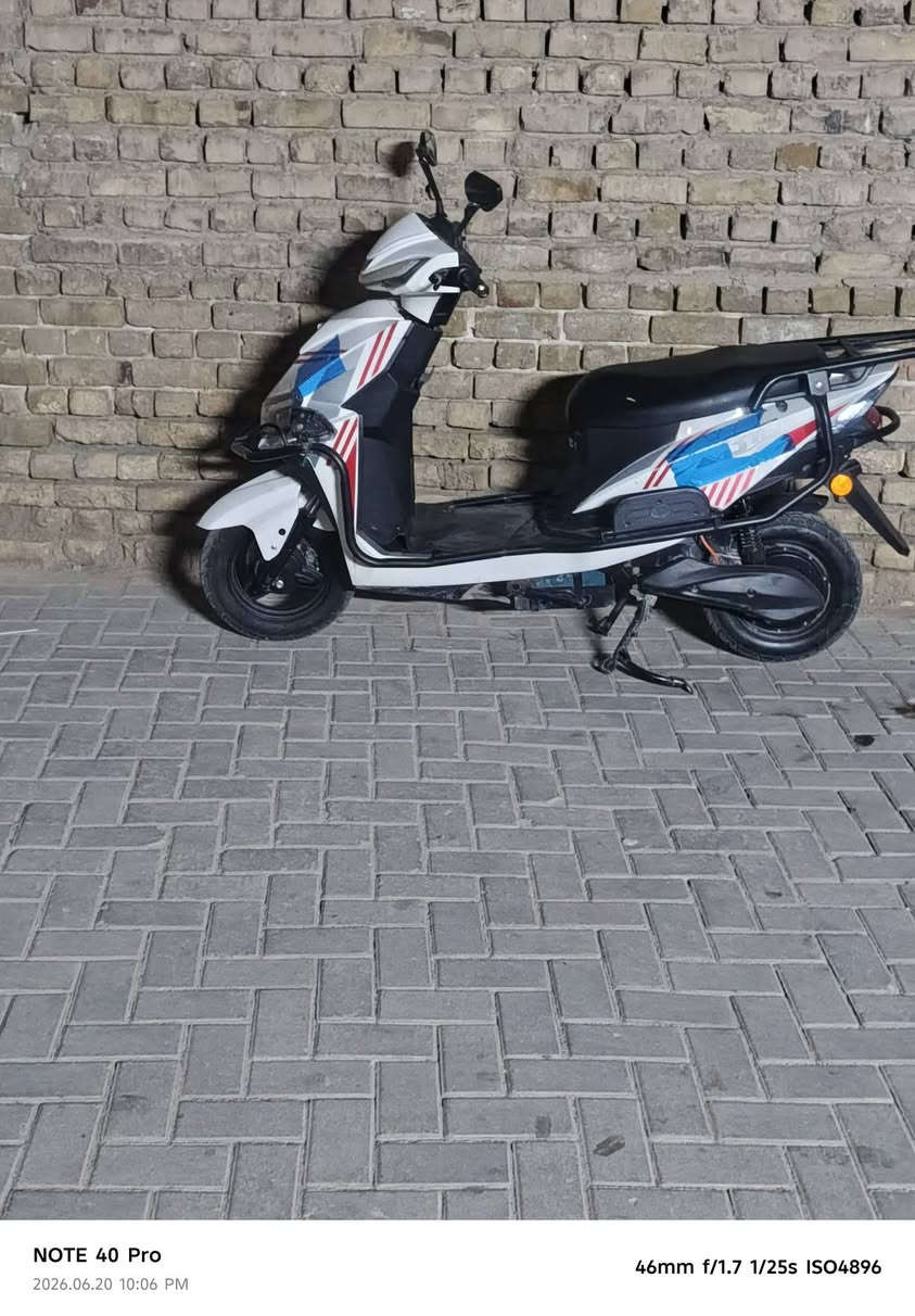 دراجه شحن ست بطاريت مصطر جدد عل فحص دراجه نضيفه كلشي شغال بيهي بك وبارك وياهي صندوق  بصمه عدد ٢ وسويج عدد ٢ نظام سرقه وقفل ستيرن *********** سعر ٧٠٠
