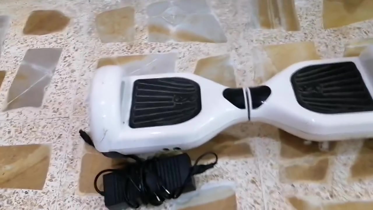 السلام عليكم ورحمة الله 
اسكوترات للبيع الوحده
ب٧٠الف بيها مجال اشويه
والشاحنه اصليه ابحدها 
ب٢٥الف الرقم***********
المكان موصل جانب الايمن 
بل جديده حي الزياده 
قرب دائرة الكهرباء
