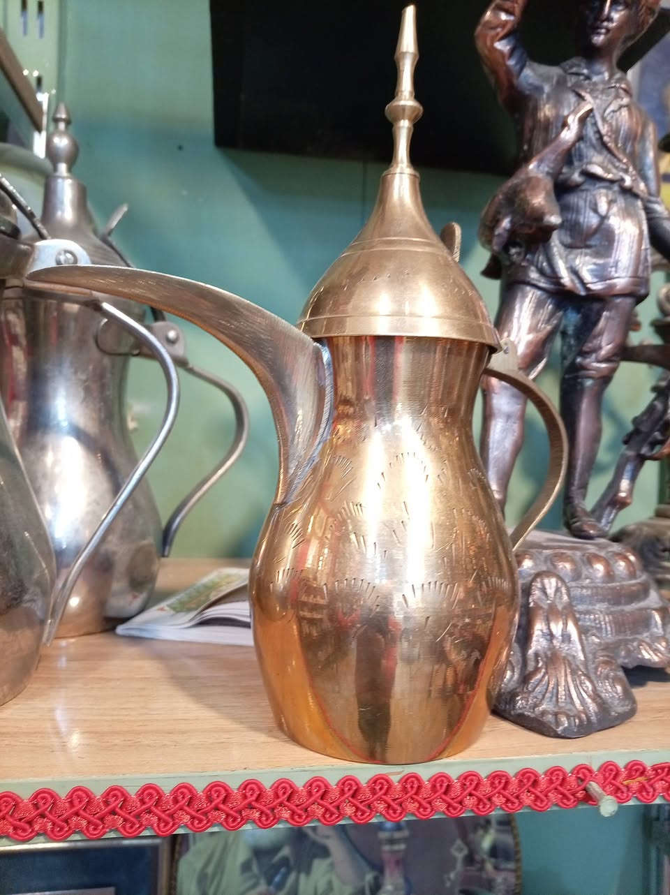 انتيكات رائعة ومييزه الساعه عجينه وزن ثقيل شغاله سعرها 100 التيبلامات نحاس ثقيل سعرهن 75 ولدلات سعرهن علا 40 القطعه الوحده السفينة سعرهة 20 أكو توصيل ولسعار بيهن مجال


**إذا كنت صاحب هذا الإعلان وتريد حذفه لأي سبب، رجاءا أرسل رسالة إلى الدعم الفني**