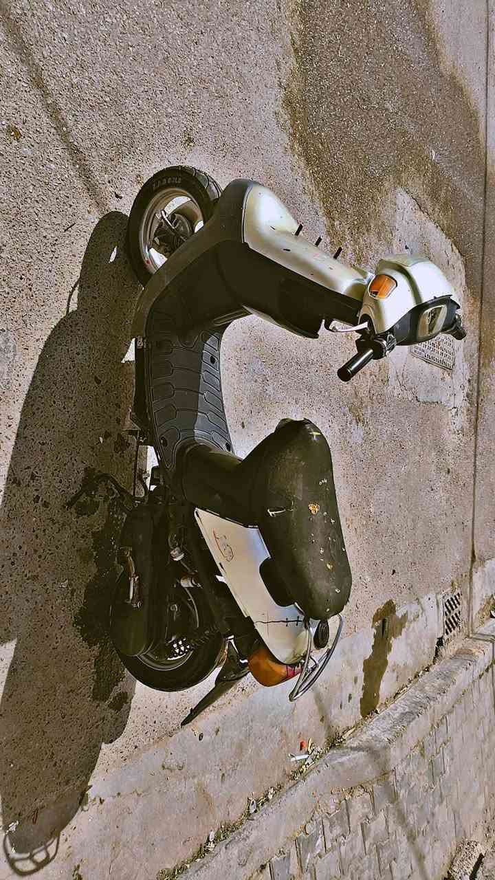 سلام عليكم للبيع دراجه يماهة بطة سرعة 60سعر 200 وبيها مجال اتصال على هذا الرقم ***********
