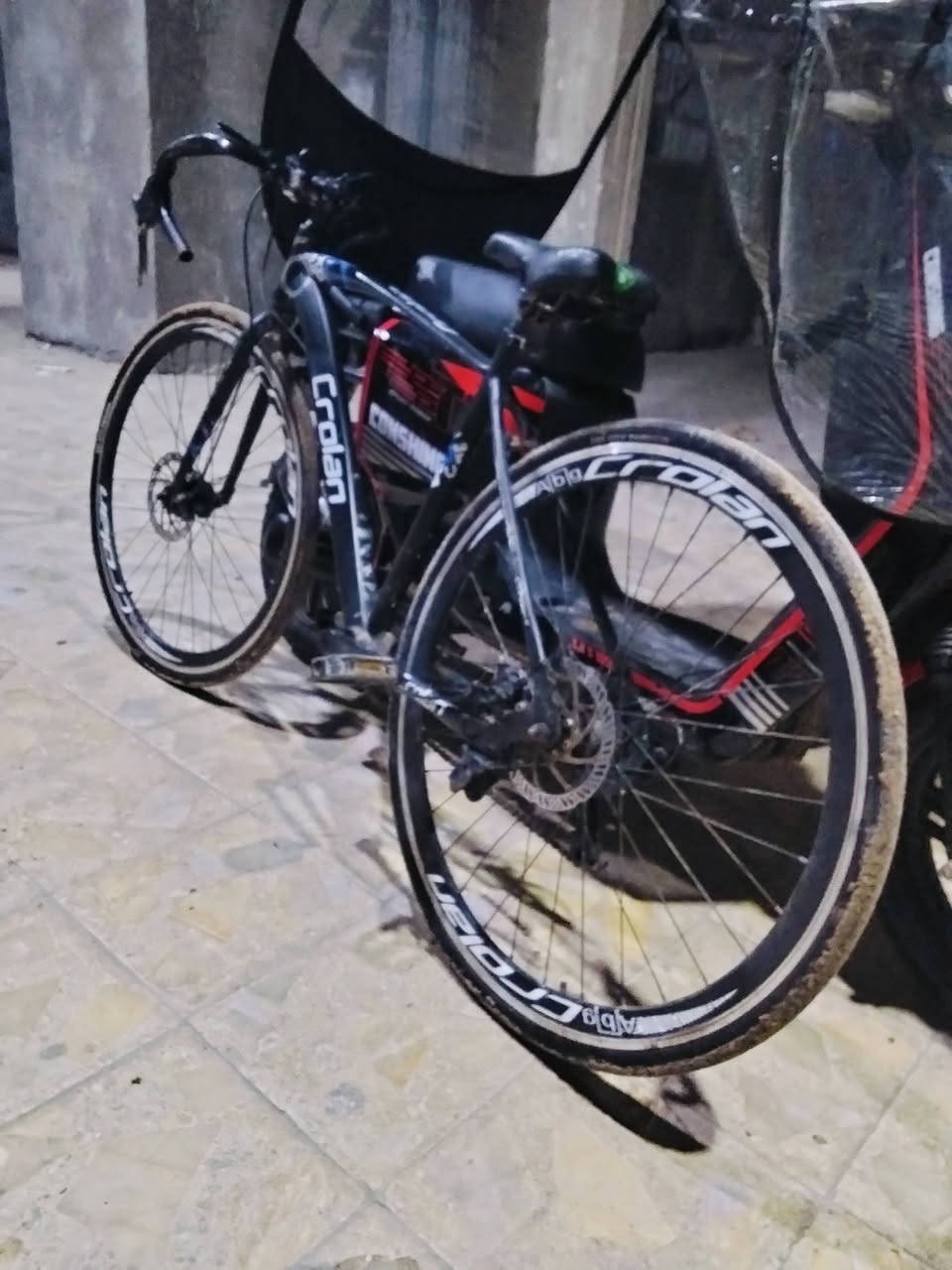 بايسكل سباق وزنه خفيف تشيله بيد وحده شرط سريع تايره صغير وبل مشي مميز سعر 150 وبي مجال لطيبين مكاني بصره كرمت علي رقم تواصل *********** مراوس بدراجه ناريه افظل
