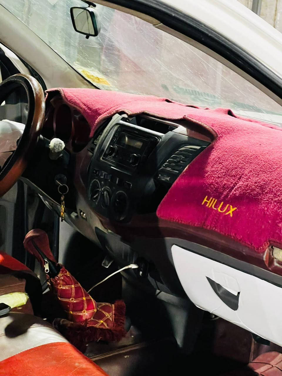 السلام عليكم سياره البيع فلونزا موديل 2006 مكفوله رقم بابل تحويل ثاني يوم محدثه 14 ماعده هاذ البارد ماشر عليه البقيه كله كفاله تايرات حداديه جاهزه من كلشي اكسن كله جديد تبريد تددفه مكاني بصره الدير رقم الهاتف *********** السعر 115وبيه مجال
