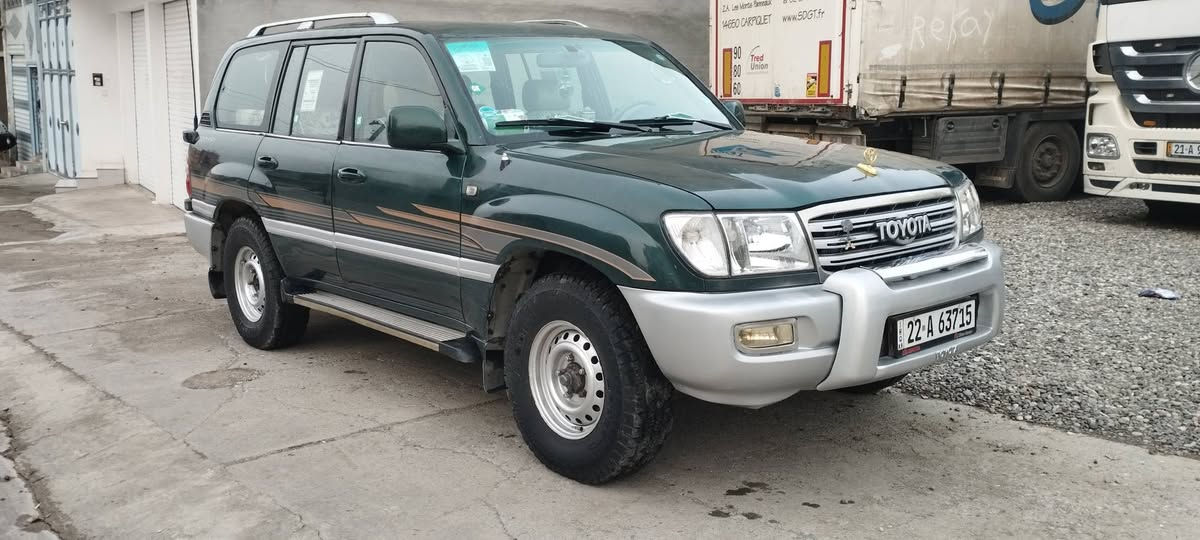 ‌‌‌مۆنیکا بۆفرۆشتن
بیلادڕەنگی سەوز سێڕوبع مۆدیل 1999سەنەوی نوێیە وەکالەتووغرامە بەناوکردن بەشەرت سه یارەکە پاشوپێشی کەپسەوکامل بۆیاغە لەسەرساغی   370کیلۆمەتر ڕۆشتوە سیارەکە هی ماڵێیە  پێنج تایەو ویلی 16ی لۆکی لەبنە تەبرید مەرکەزیە تەنانەت سلاجەکەشی بەشەرت ئیشەکات گێروومەکینەو ئەکسلوو دەبڵەکسلی بەشەرت پاشووپێشی تازەداگیراوەتەوە هەردوو گراین شەفتەکەشیم لێ گۆڕیوە  سەیارەکە دەبڵ سپێرە دەبڵ تانکیە ئالیارکارەبایە دەبڵ فڵچەیە پاشووپێشی کامیرەیه شاشه ئایپاتە  کارەبای بەشەرت هەردووتانکیشی ئیشەکات باقی دی کیلۆمەتروو فەرەک ڕینگوو گێچی بەنزینوو هەموگیانی ئیشەکات تەبرید ساردووگەرم ئیشەکات  بەشەرت کامل جوانکاریشی بۆکراوە  سیارەکە هی ماڵێیەو ماڵی دۆستە  تابڵێی توندووتۆڵەو بەهەڵمەتە دینارێکی مەسروفی تیانیە ناونیشان قڵادزە گەرموشتەری نی سەرمان مەهێشێنە نرخیشی 129گەڵاومحامەلەیەکی کەم 
ژ.م.***********
