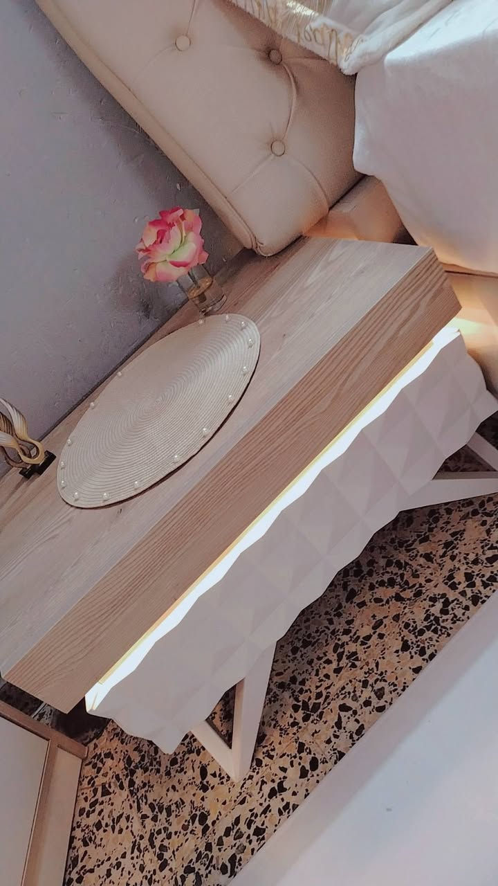 غرفه نوم تركي درجه اولى بدون ضرر جربايه جك مخزن غرفه كلش جديده خشب بلوك تركي أصلي اناره شغاله  نظام هايدروليك ضد الرطوبه تحتوي على ٨ قطع ابواب تلاثه وقطعة وحده سلايت موديل حديث ملاحظة غرفه بدون دوشك المكان بغداد (السعر مليون و٢٠٠)


**إذا كنت صاحب هذا الإعلان وتريد حذفه لأي سبب، رجاءا أرسل رسالة إلى الدعم الفني**