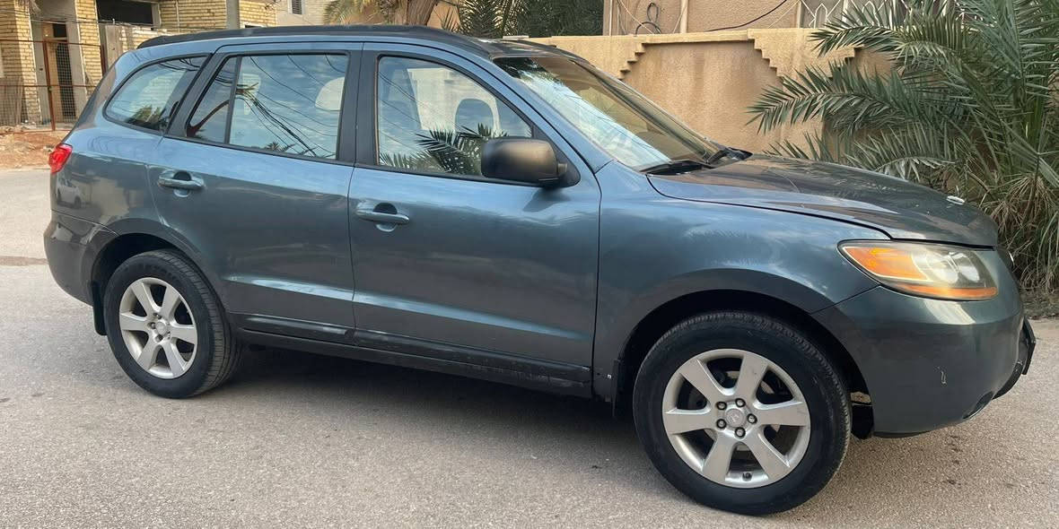 السلام عليكم
من رخصت الادمن 
سنتافي موديل 2010
ادوات متؤمة 
بانزين بانزين بانزين
محرك 6/3300المرغوب 
كصه جنطه
السياره جاهزه من كلشي 
شغل وطلع وين متريد 
السياره بحاله جيده جداً 
السعر 58
العنوان النجف 
***********
