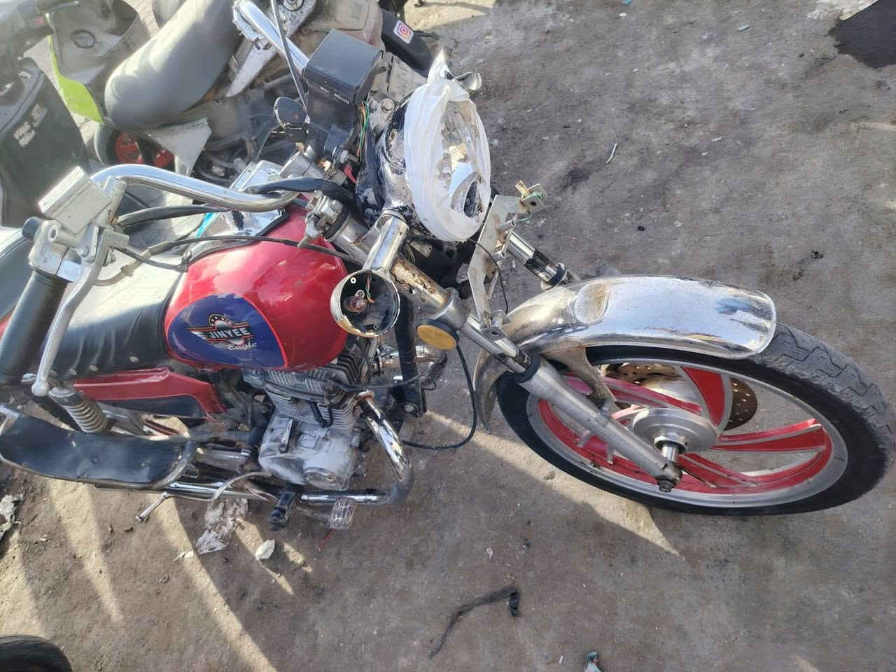 السلام عليكم دراجه جني يرادلها ترتيب مكينه خير من الله شلعه معدل
مكان بغداد حي أور السعر 250
 للأستفسار ***********
