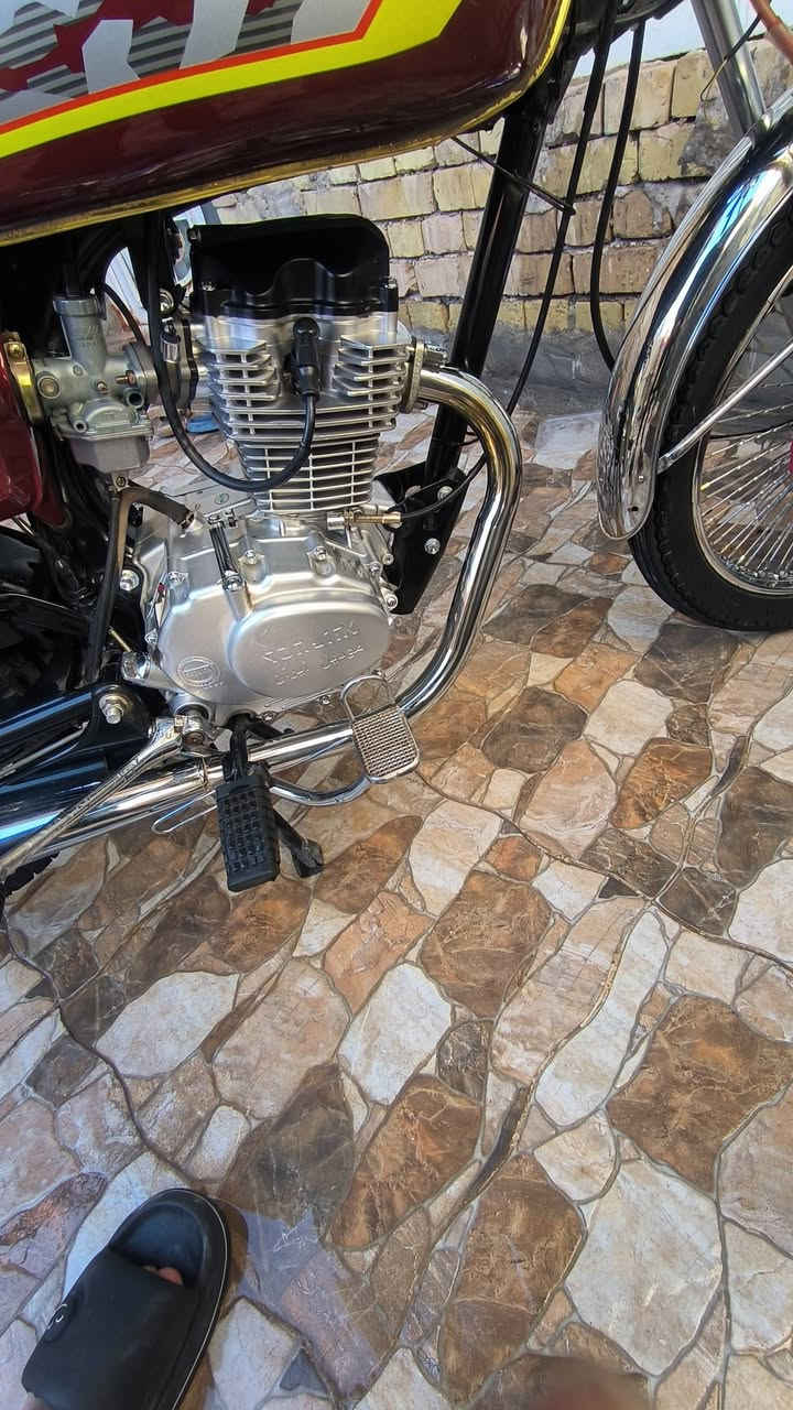 السلام عليكم دراجه سونك مكفوله كفاله عامه + سنويه تحويل باسمك ثاني يوم مباشرا (عنواني كوت سياسيين) 
للأستفسار الاتصال على الرقم *********** 
او *********** واتس 
مستعجل ع بيعتها شراي تشلع عيوني ❤️
