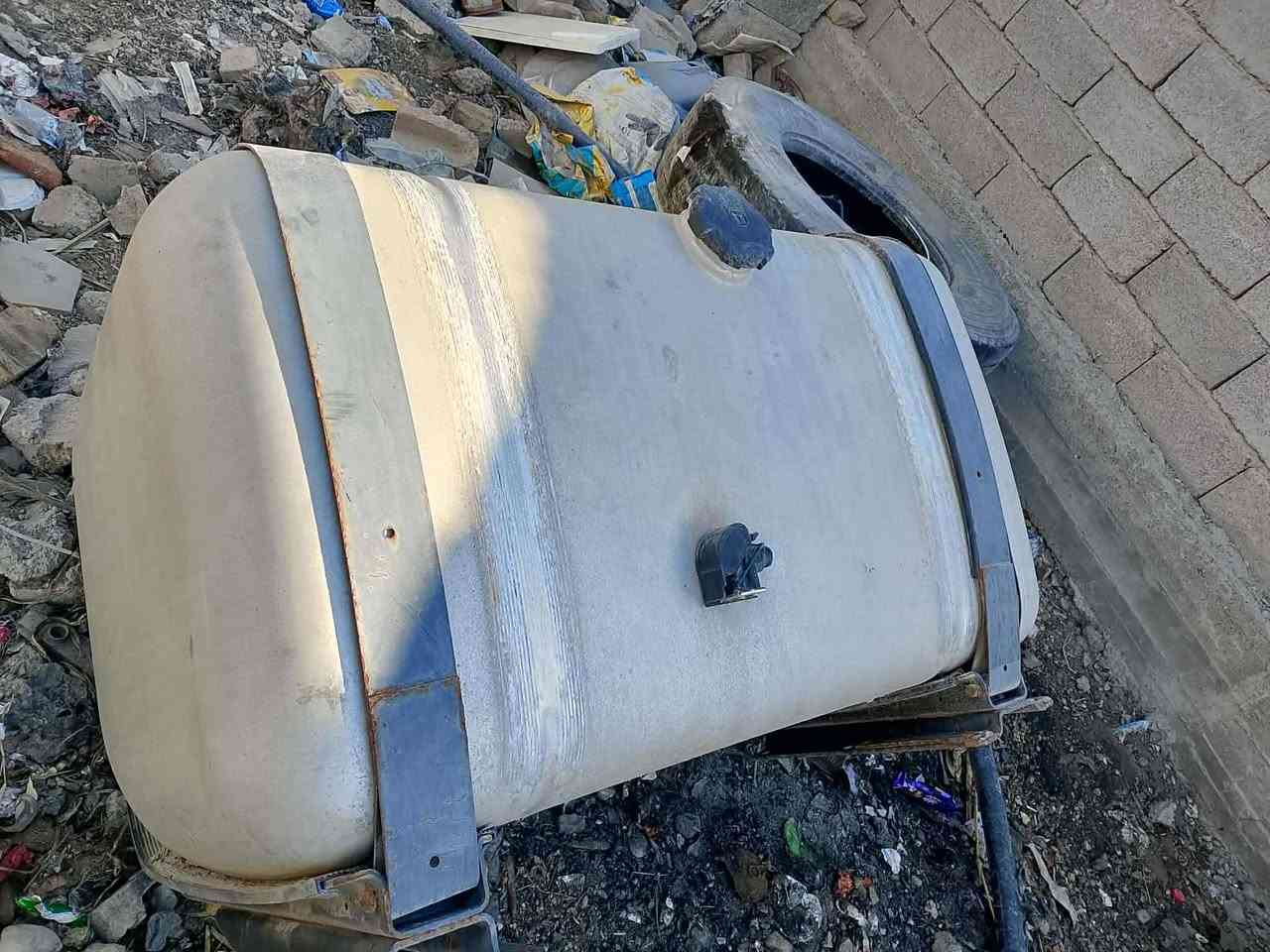 تانكيين كاز سعة 450 لتر كاملات هنة وقواعدهن كاملات مكفولات من فطر وزرف السعر الواحد 5 اوراق وبي مجال مكان معرض الوفاء حولي المحمودية ***********.  ***********. واتساب
