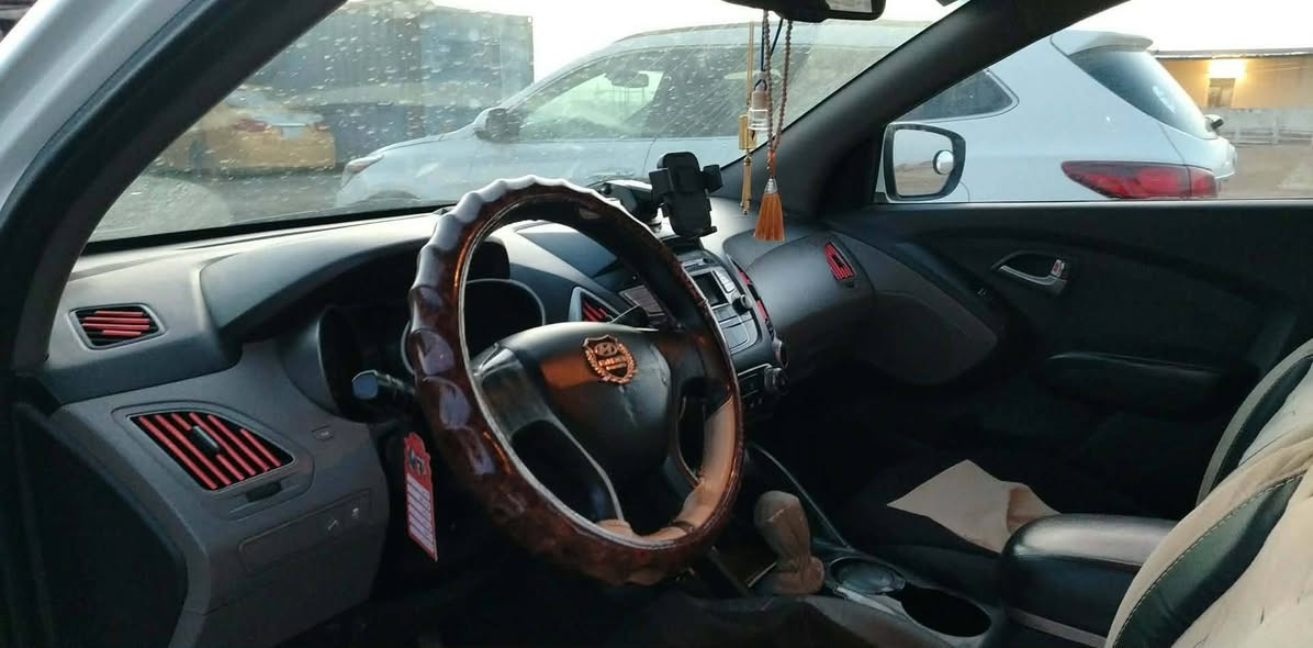 سياره توسان خليجي موديل 2013 مكفوله كفاله عامه من كل شي مكان الديوانيه رقم بغداد ***********
الرقم الثاني ***********
