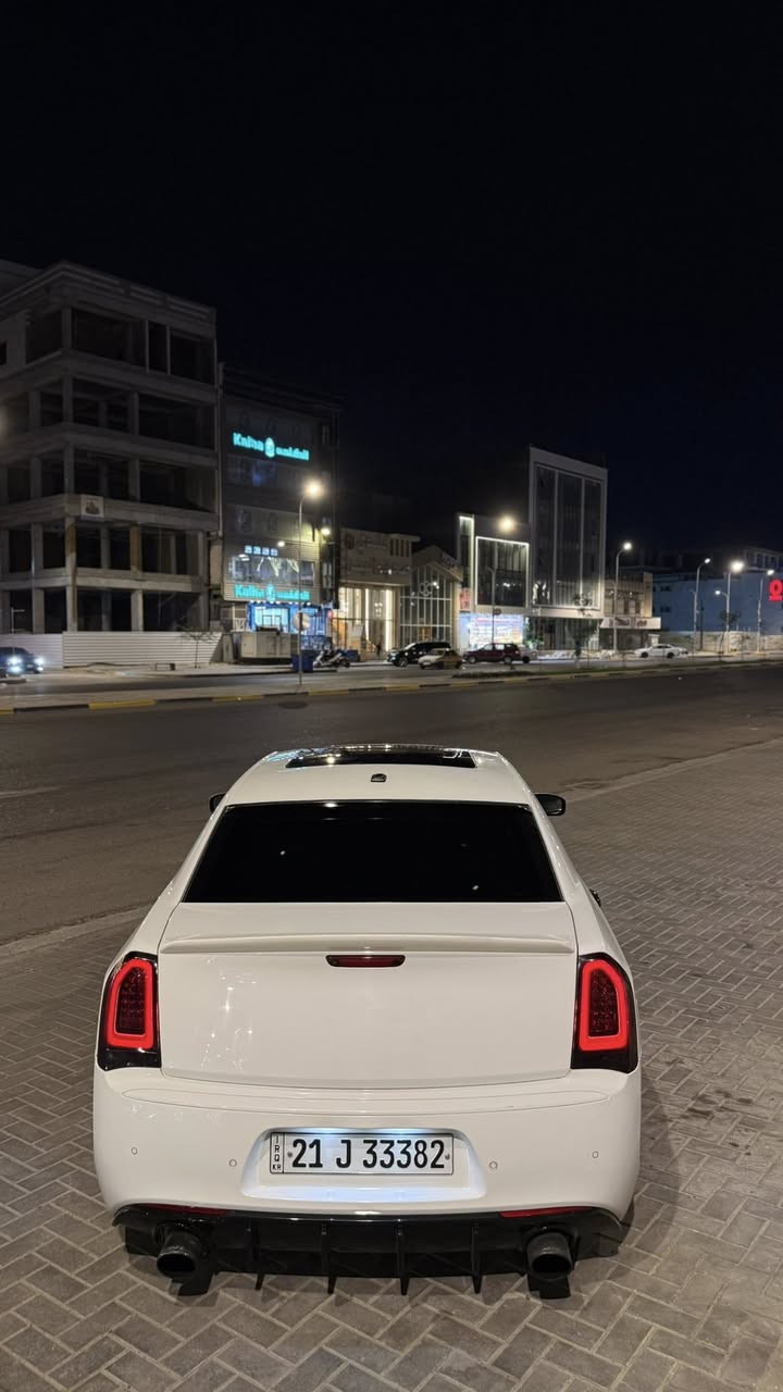 كرايسلر اوباما   — Chrysler Obama
‏‎‏‎وارد خليجي 

‏‎‏‎الموديل           — 2020 

فئة                  — 300s 

حجم المكينه   — 5700/ V8

‏‎‏‎اللون               — ابيض    

الملاحظات 

‏‎‏‎المسافه المقطوعه —87000mi

تخم تاير جديد

صدر امامي خلفي جديد 

ادامه كامله 

‏‎‏‎المواصفات 

-بانورما 

‏‎‏‎- بصمة تشغيل 

‏‎‏‎- بصمة أبواب 

‏‎‏‎-تشغيل عن بعد 

‏‎‏‎-ترحيب عند الاقتراب 

‏‎‏‎-كشنات جلد 

-كشنات تدفئة تبريد الامامي خلفي تدفئة

- گير ماوس 

-حساس امامي خلفي 

‏‎-تدفئة ستيرن

‏‎‏‎- ستيرن بحركه كهربائيه 

- ليد نهاري 

‏‎‏‎-كراسي  بحركة كهربائيه 

-دوسة البريك و البانزين متحركة كهربائياً 

‏‎‏‎-تحكم ستيرن جهتين 

‏‎‏‎-تثبيت سرعه 

-الكلاصات تدفئة تبريد 

‏‎‏‎-مانع انزلاق 

‏‎‏‎-كامره خلفيه

-بردة خلفية
‏‎‏‎
-الضوء متحرك مع الستيرن

باقي المواصفات المعروفه 

الاضافات

- دعامية STR 

-كزوز بوابات 

-وسطيات هلكات 

-جوبلس متحرك s3

-لهب (نار) 

-برمجة عبود عبقرينو 

الضرر  (موضح بلفديو )

للاستفسار 
*********** 

مكان السيارة (البصرة الجزائر)
