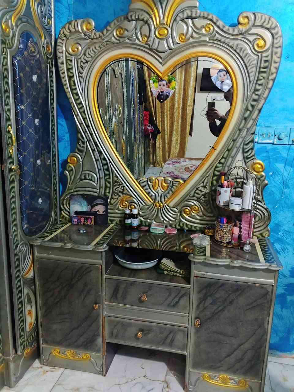 غرفت نوم خشب عراقي 
لسعر ٥٧٥لمكان بغداد ام لكبر 
‏‪***********‬‏
