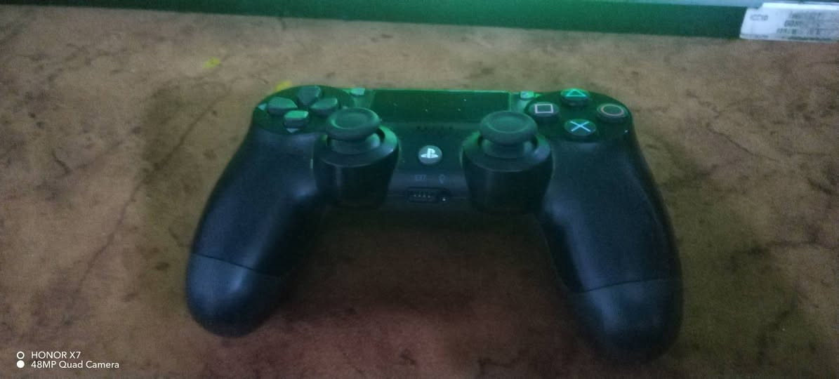 ***********بلي فور البيع معه 4جوستك جديد السعر ٢٧٠ مكاني كربلاء حي نضال
