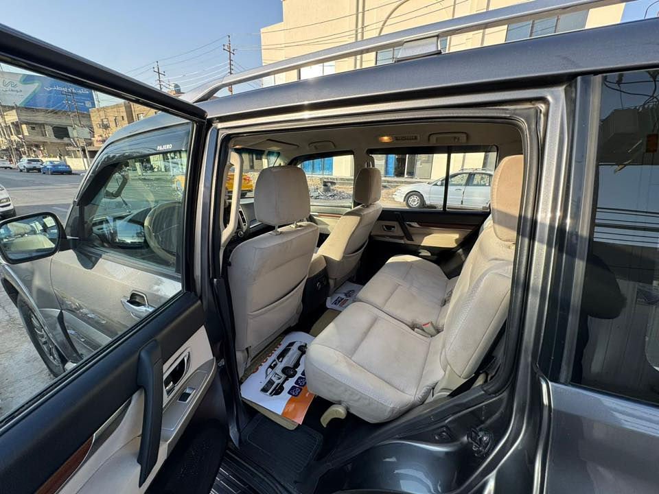 باجيرو خليجي 2015
لون رصاصي فيلي 
رقم شمالي جديد 
كامره خلفية
حساسات خلفية 
شاشة اندرويد 
عليها منظومة غاز LPG  حكومية جداً اقتصادية
مروحة محرك كهربائية 
مروحة تبريد إضافية 
٤ تايرات جدد
صدر جديد 
نوزلات و منظومة وقود جديدة 
داخل السيارة بلادي و كولش نظيف
السيارة جديدة كولش و على وضع الشركة و مبيها اي نقص

للبيع فقط / مكان السيارة بغداد 

السعر ١٦٨ ورقة و بيها مجال بسيط حگ الجية 

الاتصال على صاحب السيارة
***********
