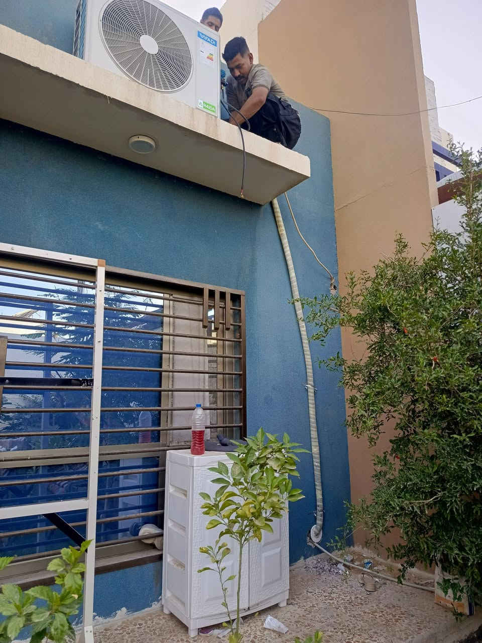 السلام عليكم 
بداية موسم خير انشاءالله
جوه السوك وضمان العمل 
ضمان موسم كامل
تصليح جميع انواع اعطال السبالت والمكيفات والعمل موقعي
تنصيب السبلت 35 الف
تنصيب الكنتوري 45الف
فتح السبلت 20 الاف
فتح وشد ومداور زائد غسل 75الف
غسل السبلت موقعي 25 الاف
غسل السبلت تفصيخ وتنزيل للكاع 35الف
غسل الكنتوري تفصيخ 45الف
فتح+غسل+مداور+شد 85الف للكنتوري
سبلتك معوز غاز شحنه 35 الف
سبلتك مابي ولا شوية غاز شحنه كامل 60 الف غاز فريوجت الفرنسي ضمان موسم كامل مع عمل فاكيوم
واحنه بلخدمة وين ماتكون نجيك وبنفس الدقيقة
غير متواجد ع الفيس رقمي *********** علي واتساب
***********حسين اتصال
تصليح جميع انواع الثلاجات والمجمدات بكل اصنافه اكيد مع الضمان عنوان الورشة النجف الاشرف حي الجزيرة شارع العكاشي مجاور حسينية الثقليين ورشة الاخويين
ايضأ نشتري جميع السبالت
