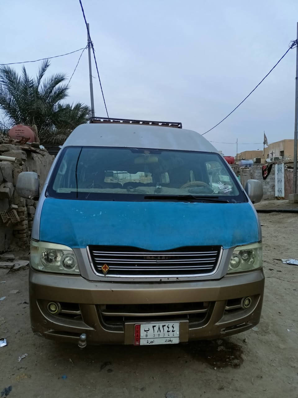 سلام عليكم               المكان ديوانيه
سياره 14 راكب النوع شيري مكينه vvti 300 السعر 57 وبيه مجال بسيط ضربتهه بجم سياره نضافتهه ع كد سعره تستلم سياره جاهزه مصفر امداور اي وقت تريد تجي تفحص وبيك خير وتدلل رقم ***********
