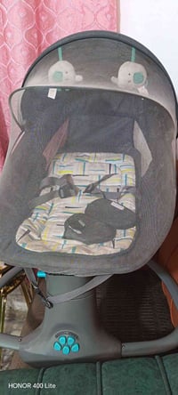 كرسي اطفال • هزاز كهربائي • بطاريات