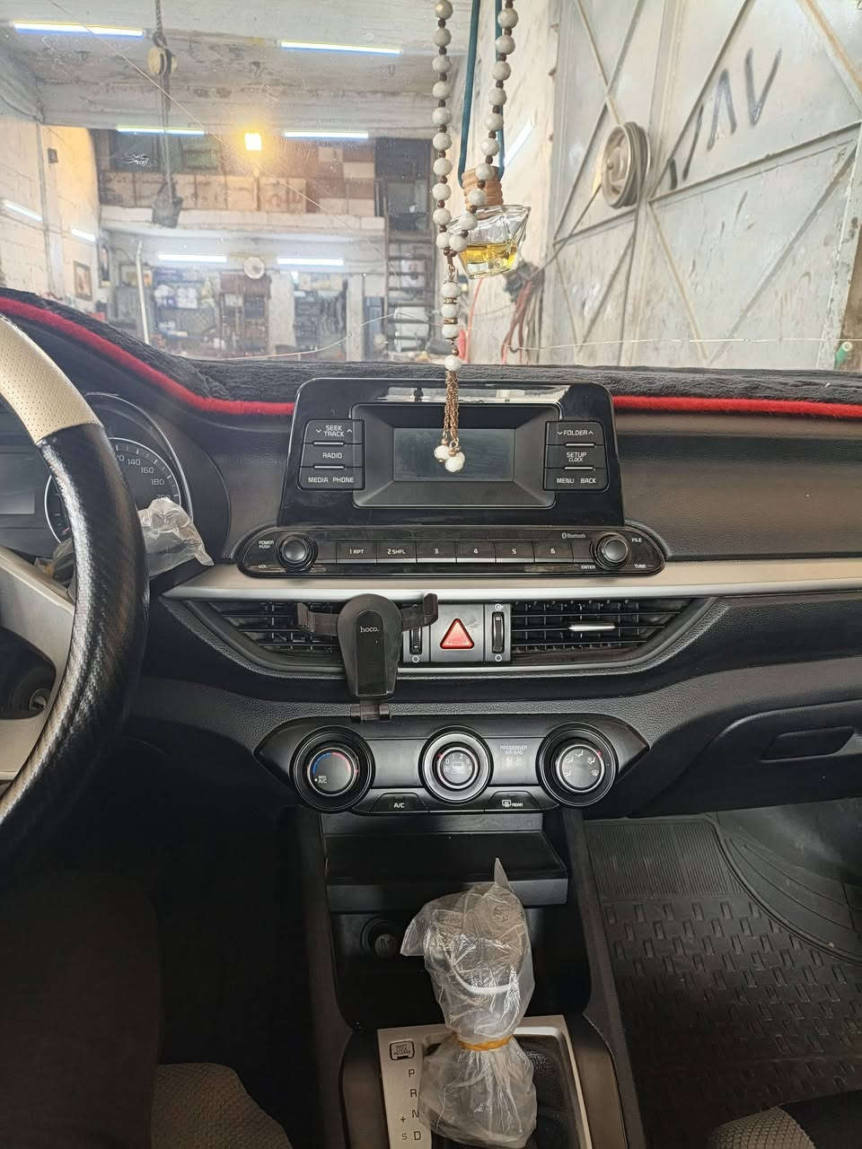 السلام عليكم كيا سيراتو 19محرك 1600دوش كير محرك مكفول تبريد تدفى كله شغاله ماشيه 74  باقي التفاصيل بالسونار يمك السعر 147وبيه مجال قليل الميعجبه السعر ممجبور يعلق العنوان بغداد البياع
رقم الهاتف***********
