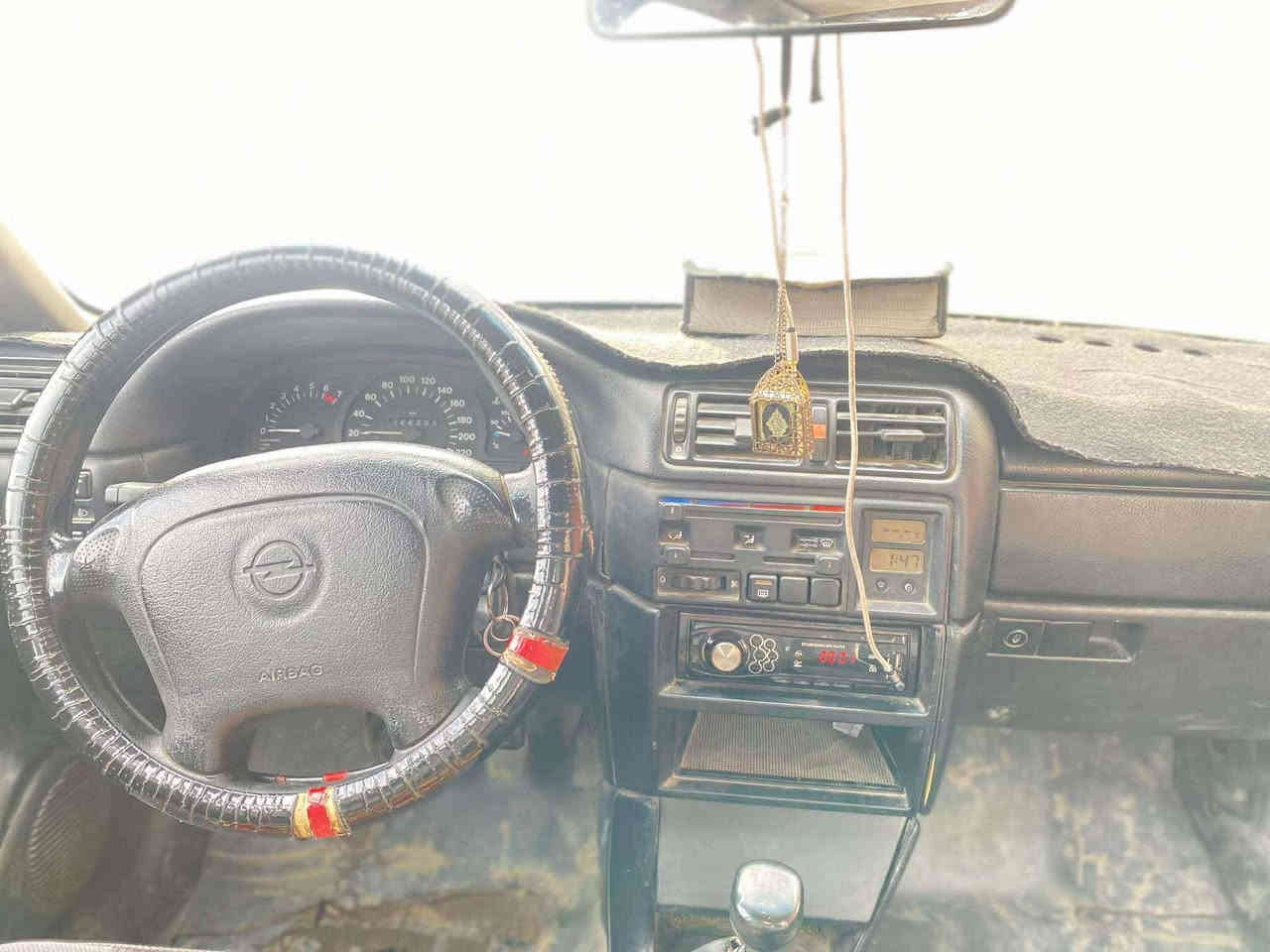 سلام عليكم
اوبل فكترا حجم 16 مكينه بدايه صرف موديل 89 محدثه 94 دواير مصلحه كهربائيات شغاله سنويه خضره بيها طخه بالصندوك  رقم نينوى كوبون

شرط التحويل مكاني موصل جانب الايمن سعرها 35 بيها مجال بسيط غير متواجد ع الفيس

***********

***********
