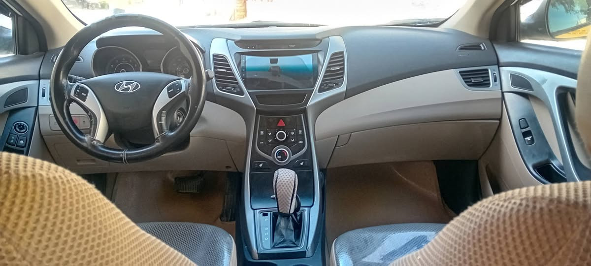 سلام عليكم
النترا مديل 2016 وارد امريكي حادث بنيد فقط بدون دواخل مكينه ٢٠٠٠ 
كير اي تي المرغوب 
شاشه جبيره 
كامره 
حساسات 
تحكمات استيرن 
دخم تاير 
مصفره هيئه وغرامات 
سياره جديده وخير من الله مكان السياره بغداد اتصل وبيك خير ودلل ***********
