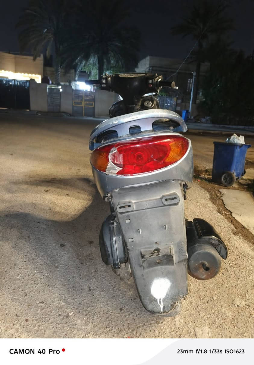 دراجه نظيفه شوفت عينك نقص بك لايت و عداد مكان بغداد الشعله سعره 450 و بيه مجال رقم ***********
