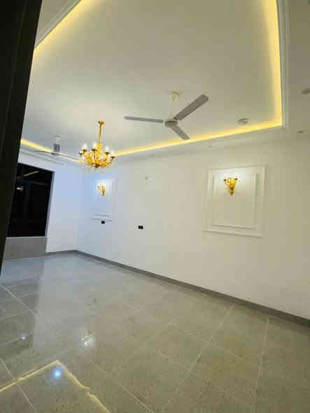 🏡 دار للبيع – الرمادي / شارع 40 خلف ماركت القيصر 

🔹 يتكون الدار من طابق ونصف 
•  غرفة نوم عدد 3 
• استقبال
• مطبخ حار وبارد 
• حمامات داخلية خارجية 
• كراج +حديقه
علماً  البيت صفر غير مسكون 

✅  بناء حجر  سنة البناء 2025

✅ الخدمات متوفره ماء كهرباء تبليط مولد وطنيه 
• شارع 8 متر تبليط 

📏 المساحة الكلية: 250 متر 

🔖 جنس العقار: طابو زراعي 

💰 #السعر  160  مليون – قابل للتفاوض.

ـــــــــــــــــــــــــــــــــــــــــــــــــــــ

للمزيد من التفاصيل يمكنكم زيارة مكتبنا 

مكتب سنتر 40 للعقار 
   في  الرمادي  شارع 40  مقابل ماركت القيصر 

او الاتصال على الارقام التالية  

 ***********   فراس  
 ***********   أبو جود 
 ***********   أحمد 
 

نستقبل من حضراتكم كافة العروض العقارية 

رضاكم أهم أهدافنا
