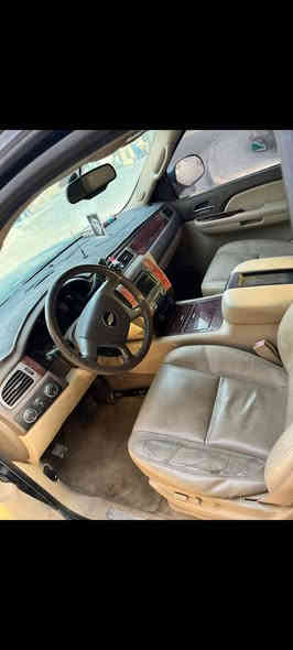 السلام عليكم
تاهو  2009 ادوات ادوات ادوات 
LTZ فول مواصفات 
مكفولة من الكص ومن السرقة 
معروفه المواصفات 
مكفولة كير ومكينه واكسل 
المواصفات 
كشنات جلد عسلي 
كشنات كهربائي 
فتحه بل قماره (بنرامه) 
شاشة بل دشبول 
شاشة بل قمارة 
باب خلفي كهربائي
كامره خلفية 
كشنات تدفئه 
لايت زنون 
ويل كب 
مري شفط 
تبريد ثلج 
تايرات جديده 
معروفه مواصفات LTZ 
بيها اهواي مواصفات 
سياره احله من الصور 
السعر.   100   وبيها مجال قليل 
العنوان بغداد 
الهاتف/ ***********
