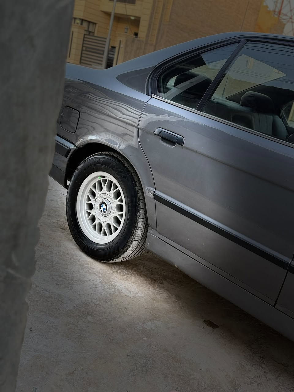 موديل 1991رقم نينوى انكليزي سنويه بسمي تنتهي 2028 محرك وكير شرط مال حاويه فبل شهر شادها نظافه فول تخم تاير سياره موجوده بتكريت سعر 65 للاتصال  ***********
