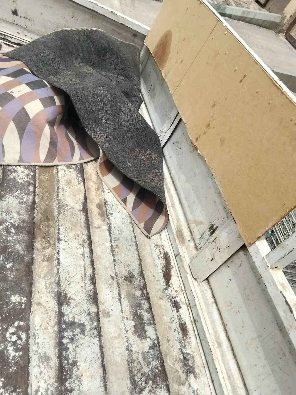 بدي نضيف مابيه قطرت خياس
ستوته ادوات 
المحرك جديد دايون الأصلي 
تواير كلهن جديد واصلي. 
نكره سلف تشتغل
***********
