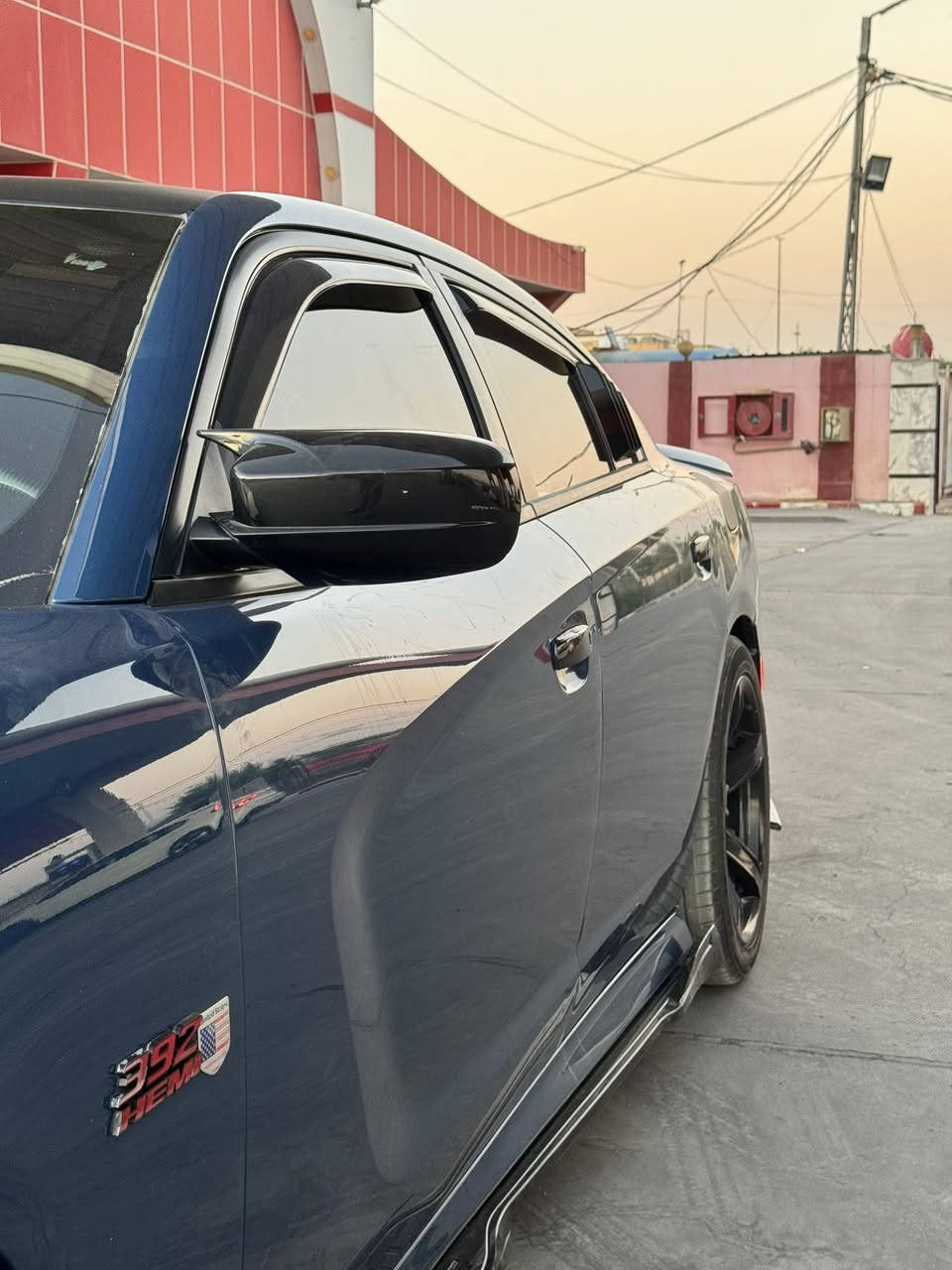 چارجر 2020 RT اصل 5700
ماشيه 58 الف ميل حقيقة 
التزويد 
هدرز srt
ثلاجه srt 
دركه RBM
شوته afe رياضي
اكسل قفل 3.0.9
ولف حماوه ريسنك 
لد متغير الالوان 
هواي اضافات سيارة مصروف عليها وبلعافيه على ال ياخذه يتونس برمجة احمد موبار 
مواصفات 
كشنانت حضن كنتار 
فول عد الفتحه والرادار الامامي
كشنا السايق كهرباء
شاشه حجم كبير 
ويل نجمه خسفه قويه 20
شفتة ستيرن تشغيل عن بعد 
تدفء تبريد 
السعر خاص 
الحادث جاملغ وبنيد الشواصي مكفول وشرط الفحص 
رقم دولي اربيل 

مكاني نجف
***********
سعر 225 وبيهاا مجال
