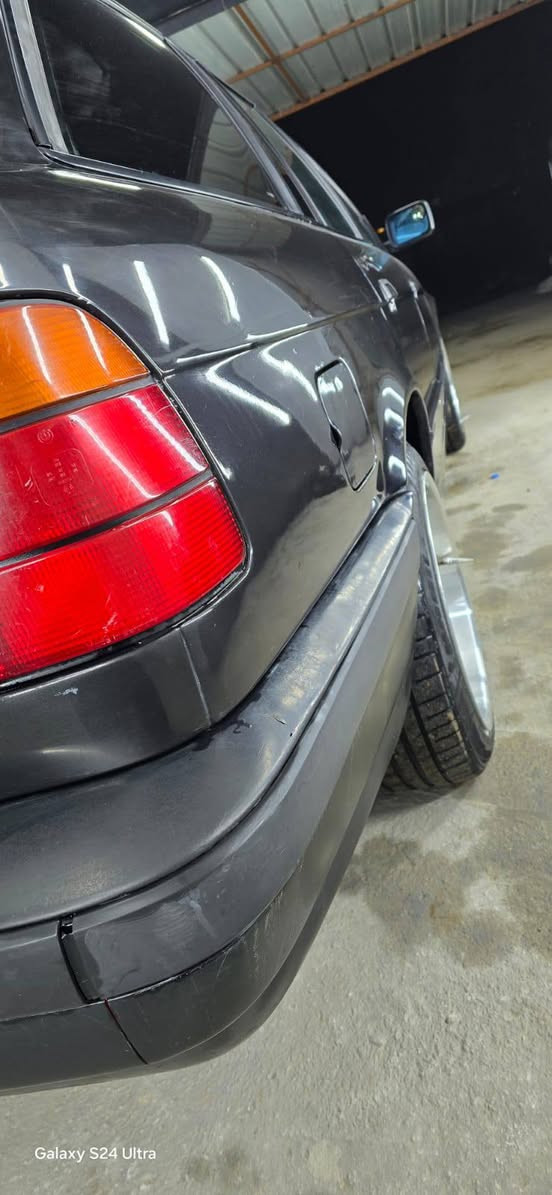 السلام عليكم بي ام 500
محرك v8 حجم 44 حاويه وشرط الفحص السياره اصلv8
كير عادي zf خمس نمر جديد وطبكه توني شادهن
اللون اسود غير محدد 
رقم بغداد باسمي مداور ثاني يوم
السياره فول للاخير كله بلادي
مكفوله من الضربه بيه صبغ بس بنيد ومكانات 
مواصفات السياره
ويل ام دركه ام دوس ام وكله بلادي مو تجاري
دعاميات جدد حاويه 
دبل ايرباك دبل جكمجه 
مري منفصل بجم عريض 
بانوراما حديد بلادي 
جنطه كهرباء وماسحه خلفيه وزراكات بلاد
داخل ابيض ورصاصي وصاج
تفرغات المكينه كله جديد وسيرفس كامل مسويله
السياره مابيه اي شي تجاري وبلاديه
السعر ب71 ورقه وبي مجال واي نقص انزلك من سعره
مكاني بابل رقم الهاتف ***********
